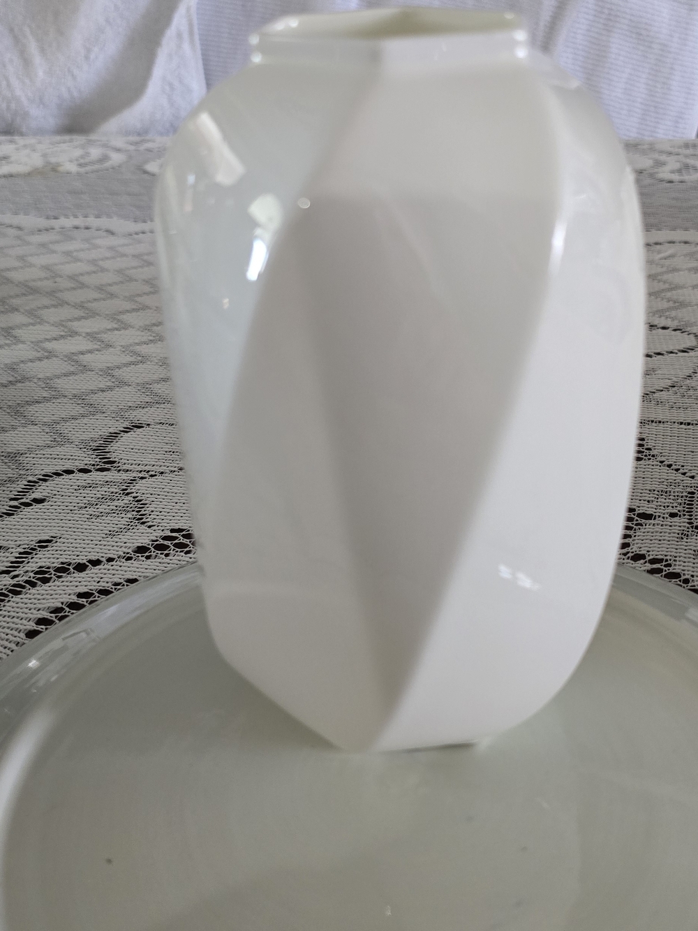 Mikasa Bone China White Classique Hexagonal Swirl Vase, model Y1500